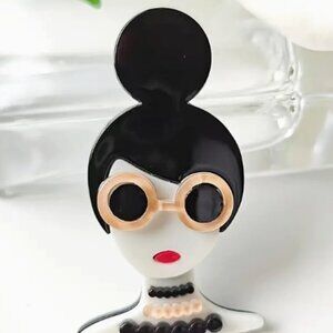 NWT Brooch PIN Acrylic BREAKFAST AT TIFFANY'S  glasses black